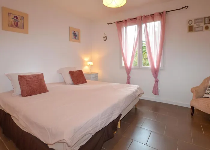 1 Bedroom Awesome In Hébergement de vacances