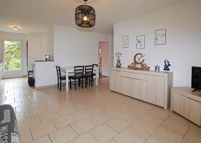 Hébergement de vacances 1 Bedroom Awesome In