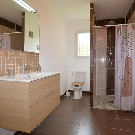 1 Bedroom Awesome In *