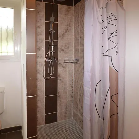 1 Bedroom Awesome Home In Vignale *