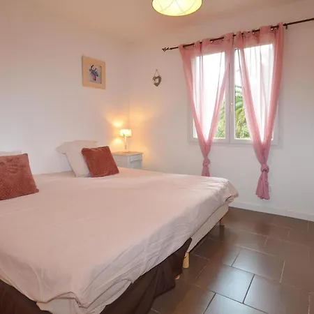1 Bedroom Awesome In Holiday home