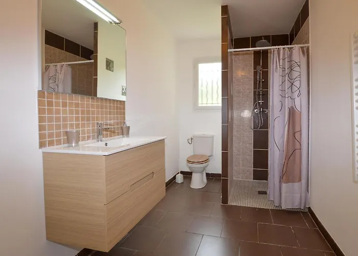 1 Bedroom Awesome In *